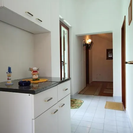 By The Sea Apartment *