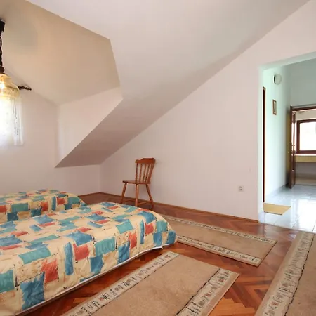 Apartment By The Sea Vrboska