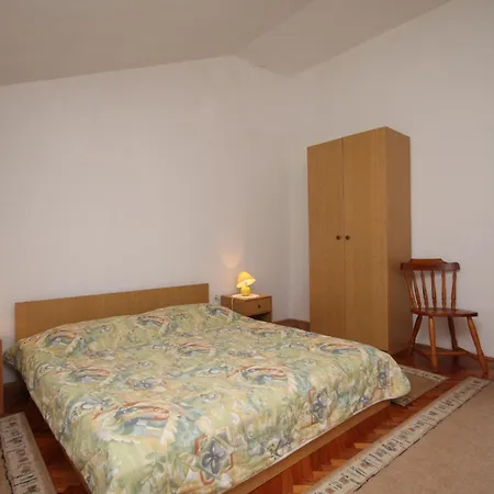 By The Sea Apartman